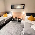 מלון Hotel Otomin 2*