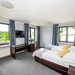 Hotel Otomin Hotel 2*